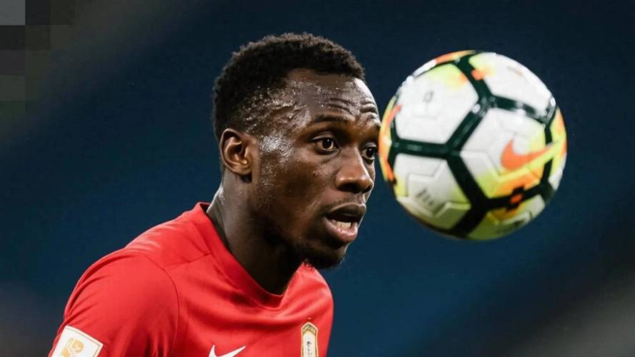 足球报：阿奇姆彭有望成为中超“头球王”，基莱斯将夺得左脚金靴