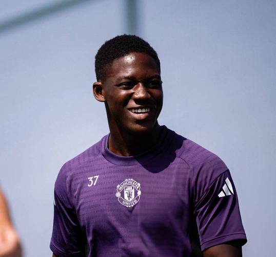 镜报：梅努与阿莫林进行了新一轮会谈 但为了世界杯仍准备1月离队