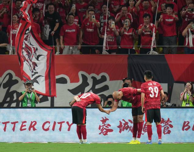 记者：成都蓉城被绝杀固然可惜，但也是亚冠对他们的欢迎仪式