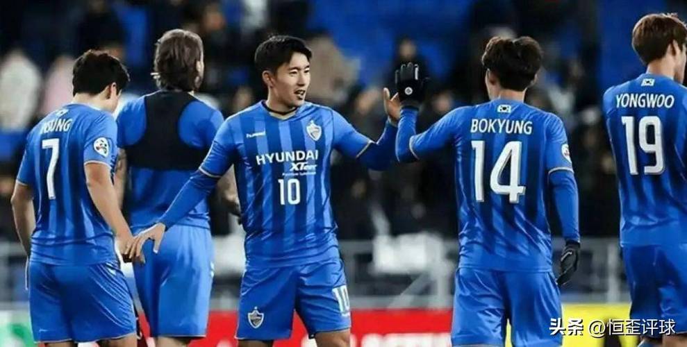 韩媒赛后声称：蓉城球迷朝蔚山球员扔水瓶，展现中国球迷不文明