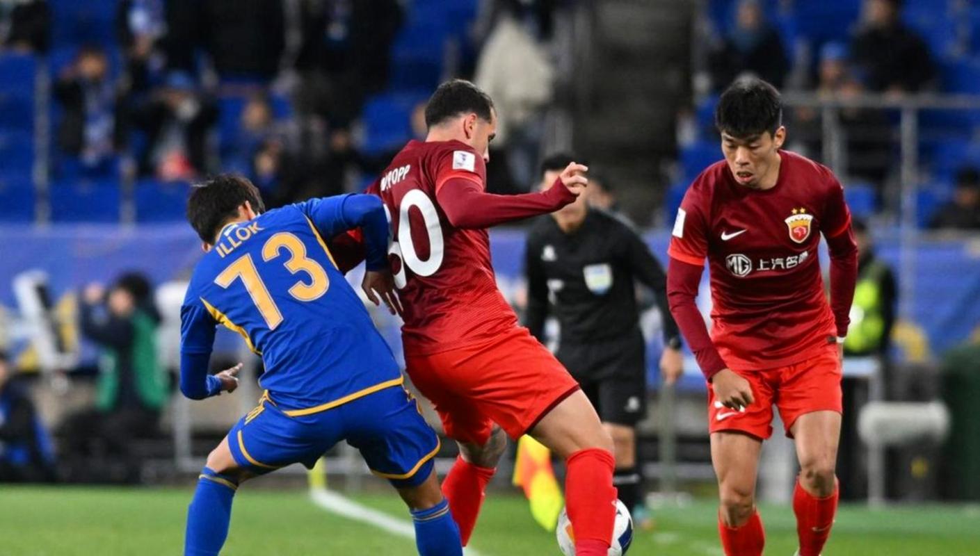 成都蓉城vs蔚山HD全场数据：射门比10-17 射正比4-10