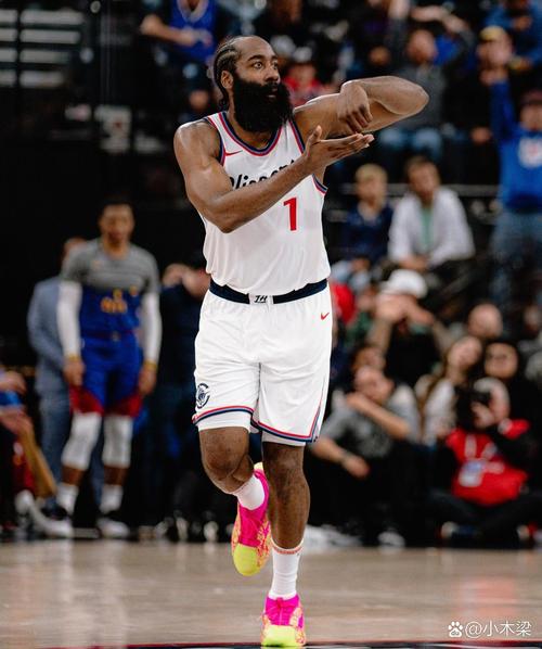 登炮组合！快船晒哈登保罗训练照：很快就能一起重返赛场啦