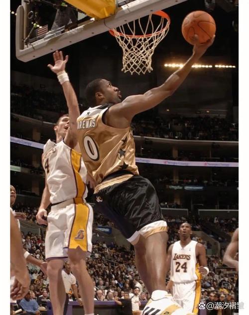 阿里纳斯：如今1号位不再非是传统控卫 阿门的冲击力完全可以胜任