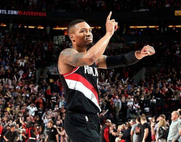 利拉德：作为客队球员来开拓者主场时 我找不着客队更衣室