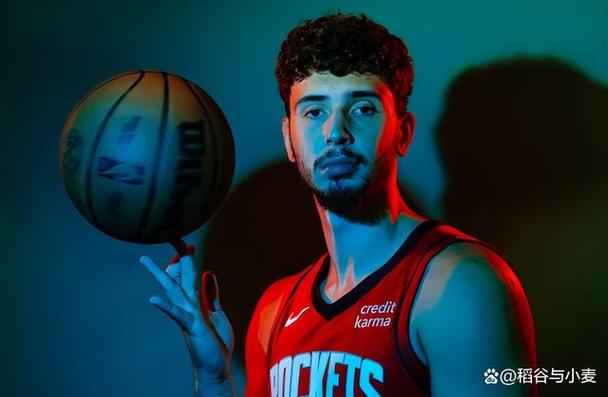 训练营在即！TA记者谈火箭核心问题：人员仍过剩？双塔真靠谱？