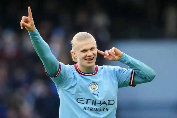 英超官方盘点联赛父子兵：舒梅切尔、哈兰德、德拉普父子在列