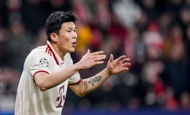 高潜新人！图片报：金玟哉受伤，拜仁15岁小将帕维奇随一线队训练