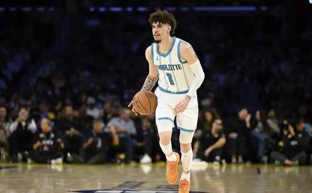 黄蜂再添后卫！正式签下26岁悍将，投篮命中率55.1%+43.8%三分