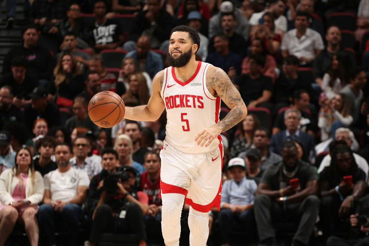 又一劲敌轰然倒下！下赛季的NBA群雄混战，东詹真有望带湖人夺冠