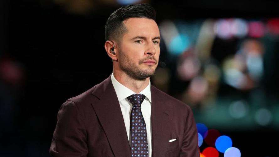 重磅！5年4500万，提前续约成功，菜鸟教练，湖人真要豪赌啊