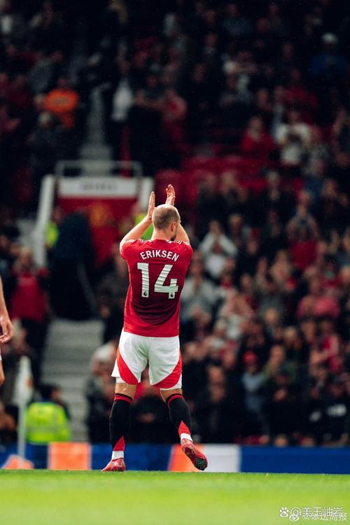 曼联队长全场梦游！3项关键数据挂零他又罚丢点球