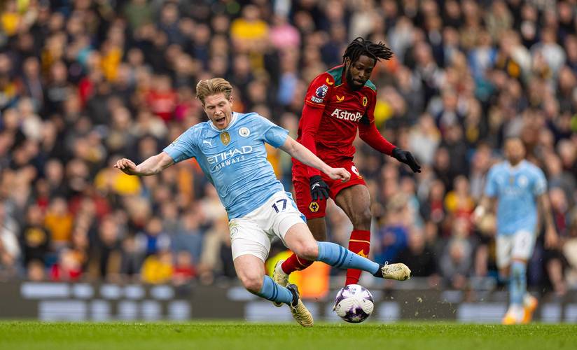 全场数据：曼联14次射门8次偏出，小蜜蜂9射7正攻入3球