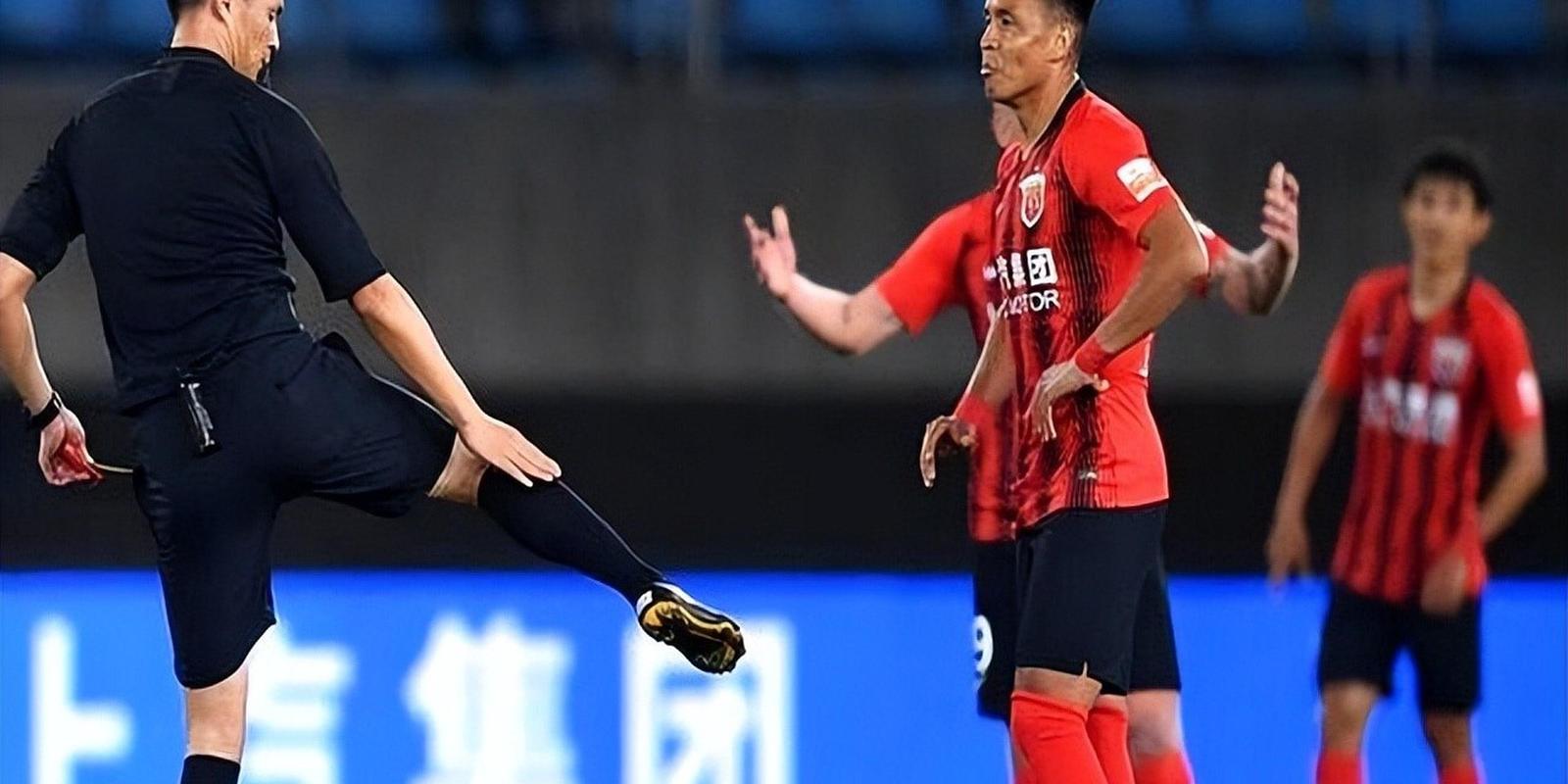 东体：海港六名外援出征亚冠客场，蒋光太、李帅因伤缺席