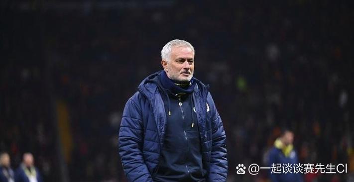 布鲁克再谈被穆帅捏鼻子：我承认我倒地有点夸张，没想到他会这样