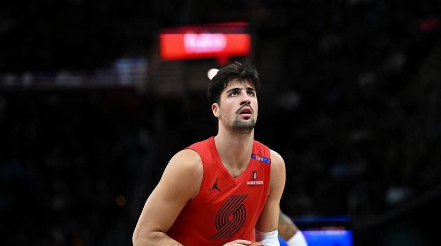 阿夫迪亚：欧锦赛经历很多高压时刻 新赛季目标帮助大家达到最佳