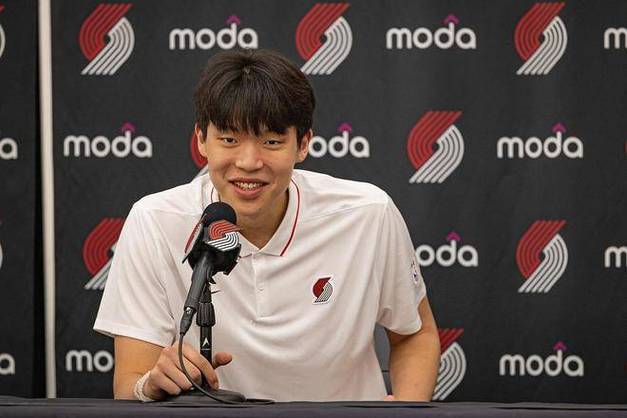 杨瀚森：能站在NBA已非常荣幸且开心 新秀赛季目标是打好每场比赛