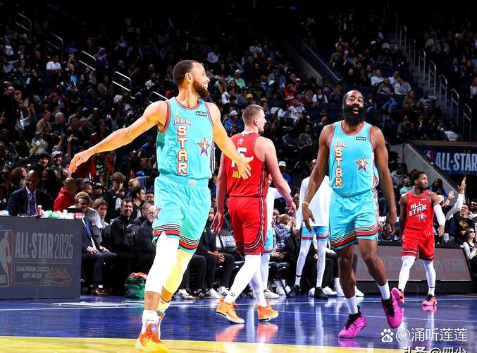 哈登：比尔曾和另外两位球星搭档但效果不理想 我经历过类似情况