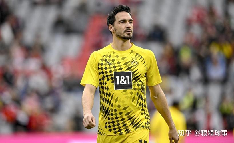 新的身份！胡梅尔斯担任评论员，现场解说拜仁欧冠5-1客场大胜