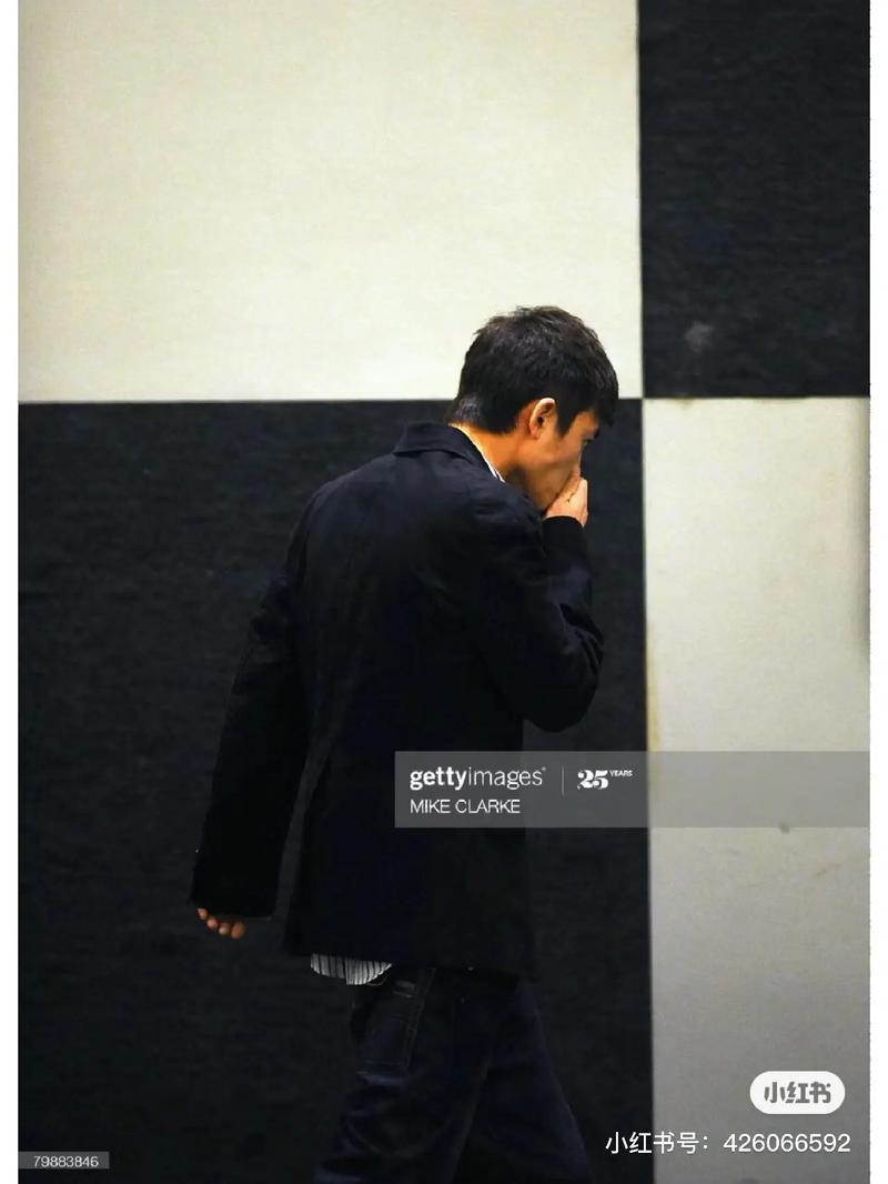 现在感觉有多紧张？发布会上的图希：感觉像做错事要道歉的大明星