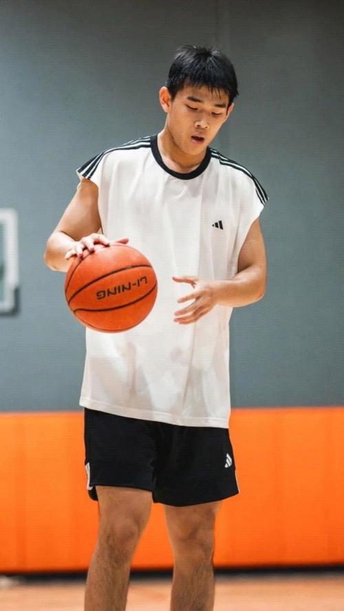 ：经纪团队透露林葳加盟俄勒冈大学 具备完整NCAA打球资格