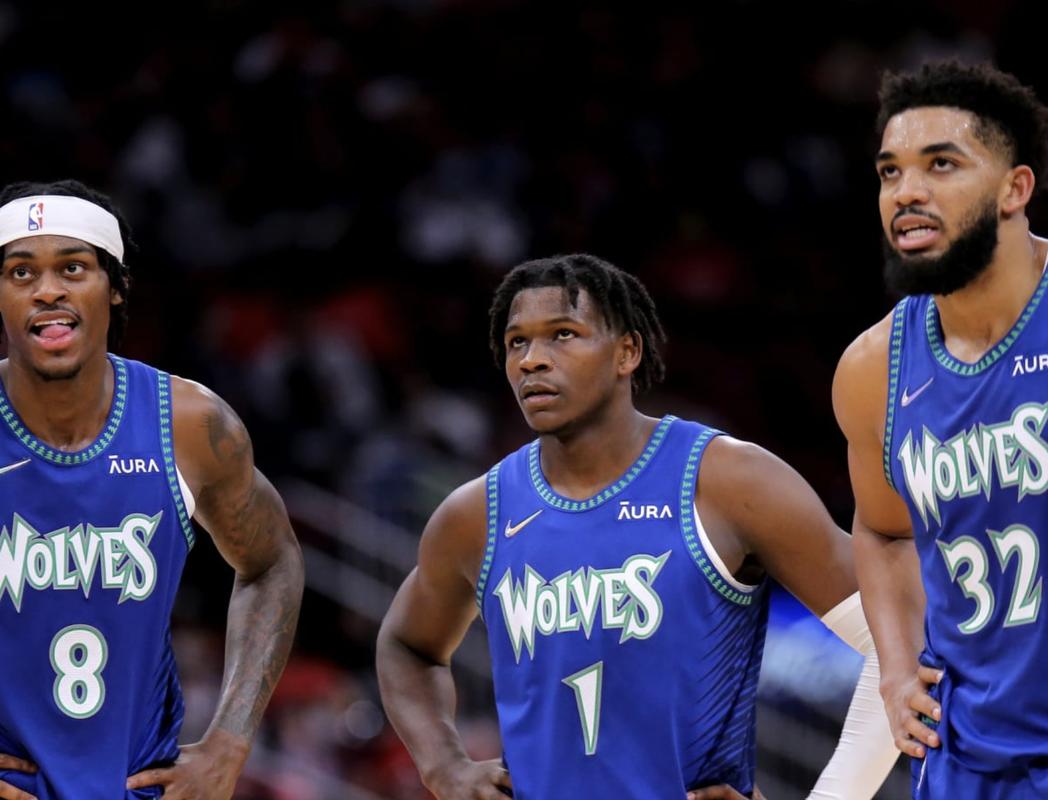 爱德华兹：杰登和里德都很安静 我们仨性格完全不同但特别合得来