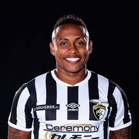 每日邮报：热刺有意巴西前锋维托尔，但面临切尔西等俱乐部的竞争