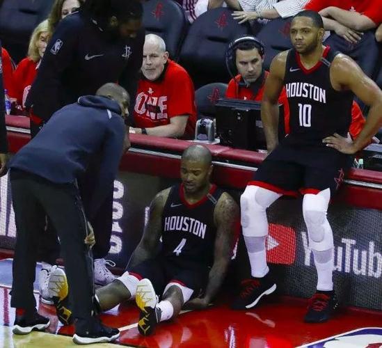 连续折戟西决！帕金斯：华子需提升领导力 攻防两端都要担起责任