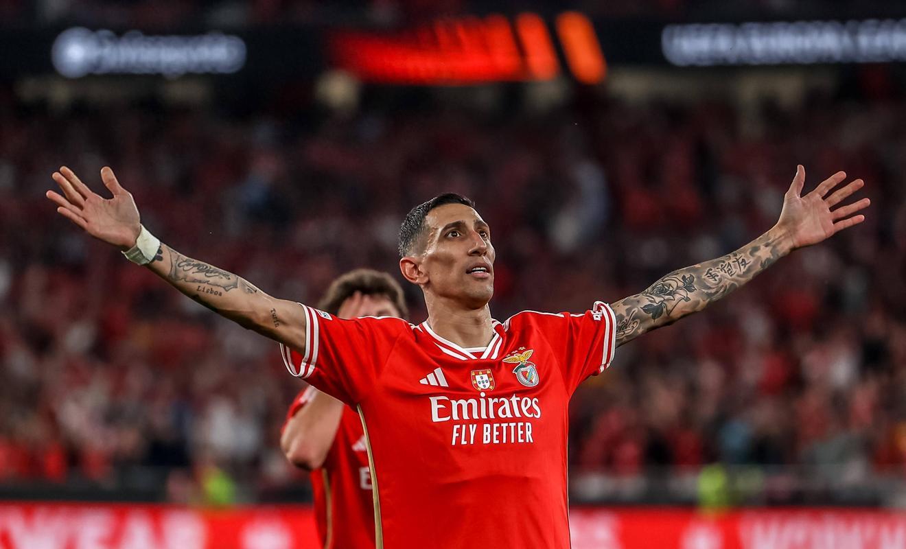 迪马利亚：我认为马斯坦托诺天赋比我高得多，很高兴看到他踢得好