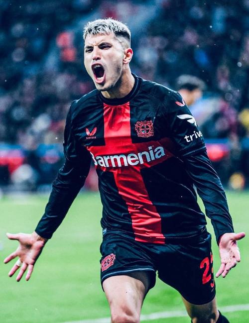 帕拉西奥斯：很高兴与勒沃库森续约，准备以更强姿态回归