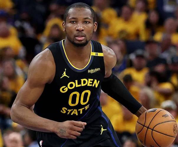 两年4850万续约勇士！名记：公牛、国王和太阳仍然对库明加有兴趣