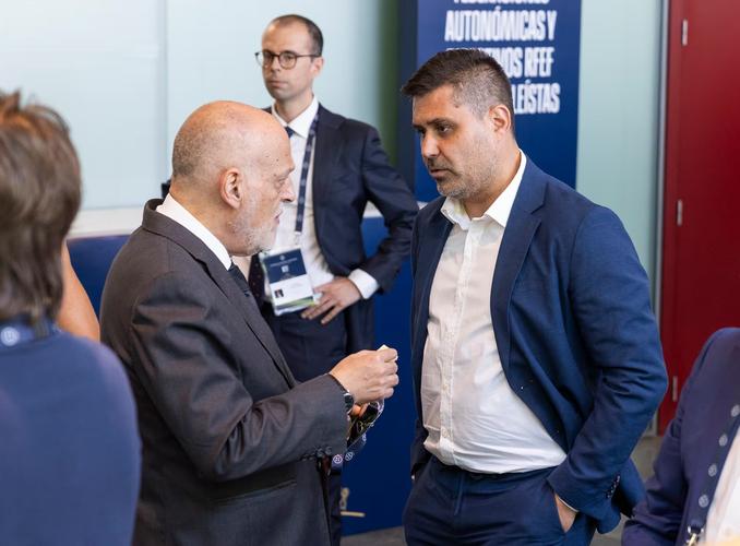 阿斯：欧足联批准西甲海外赛，西甲球员工会计划开会商议如何应对