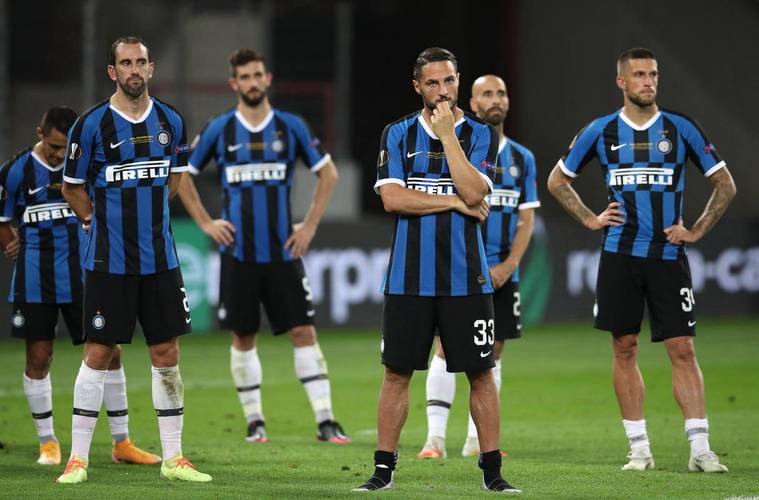 记者：黄潜vs巴萨12月迈阿密举行，米兰vs科莫在2月澳大利亚举行