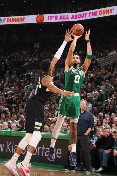 米诺特：在森林狼是学习成长的角色 在绿军要把防守经验运用其中