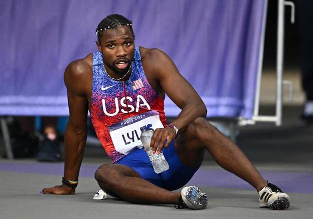 皮尔斯:曾约会过轮椅女孩 女主持:若我男友坐轮椅我就在上面