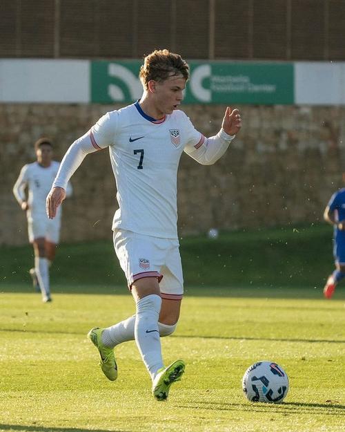 记者：U20小将莱西、塞缪尔、坎贝尔参加英格兰队今日训练