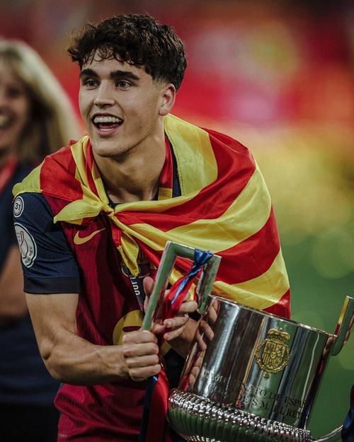 库巴西：拉莫斯和皮克的搭档是传奇，我特别渴望赢得世界杯