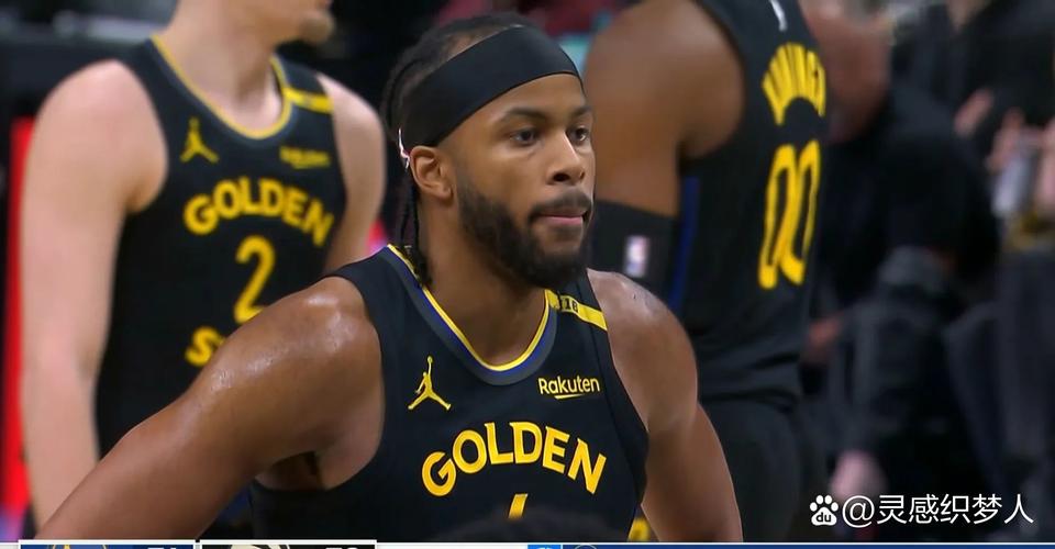 不稳定！穆迪12中4得10分4板1助1断1帽 有3个前场板很积极