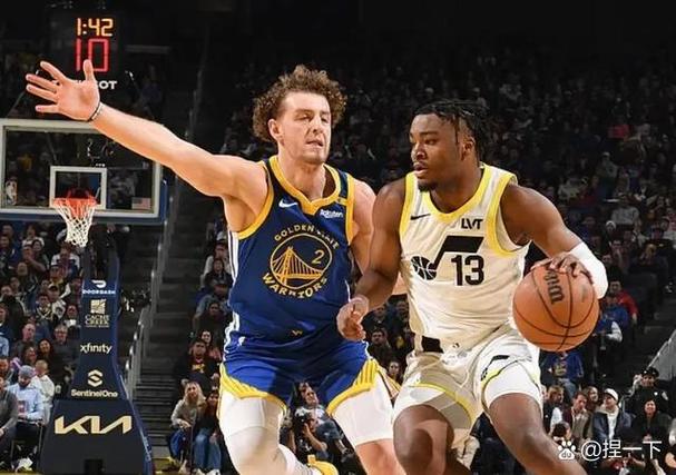 勇士呢？上支有4位35岁以上首发的球队是2000年爵士 取得53胜29负