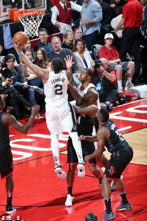 KD10中7砍20分!火记:好久没看到火箭球员这么轻松地拿20分了