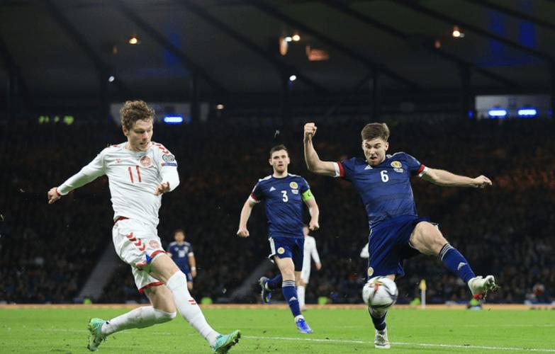 世预赛-苏格兰3-1击败希腊，积7分与榜首丹麦同分