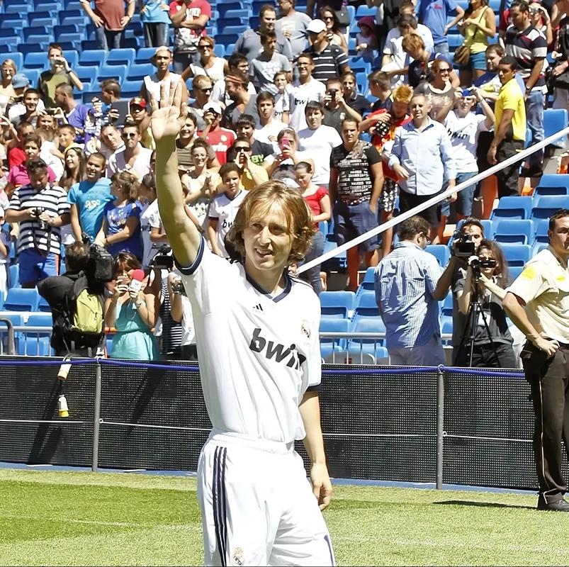 又打满一场！40岁魔笛新赛季仅轮休1场，帮助米兰第3+克罗地亚第1