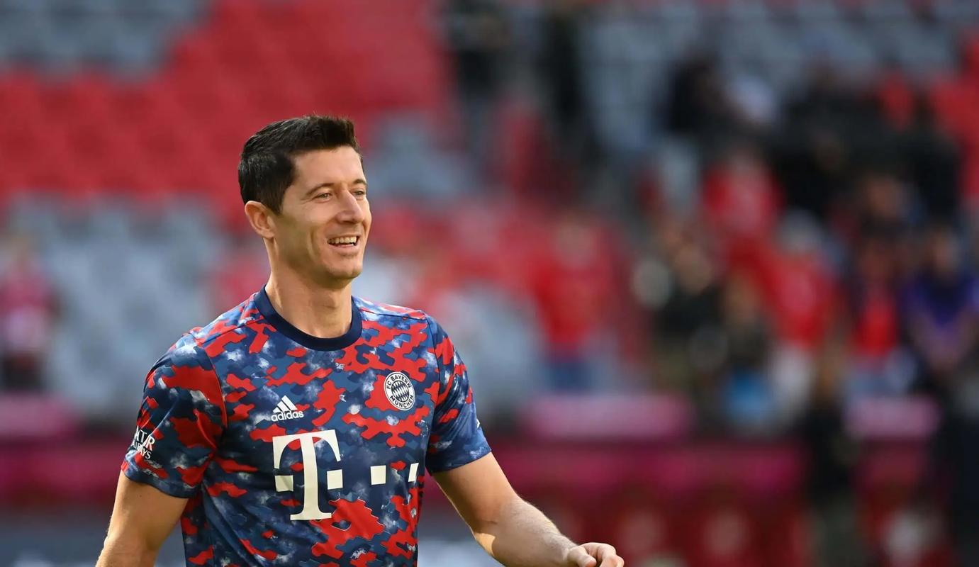 续约成疑！法尔克：于帕得知阿芳签字费后，问：那我的签字费呢？