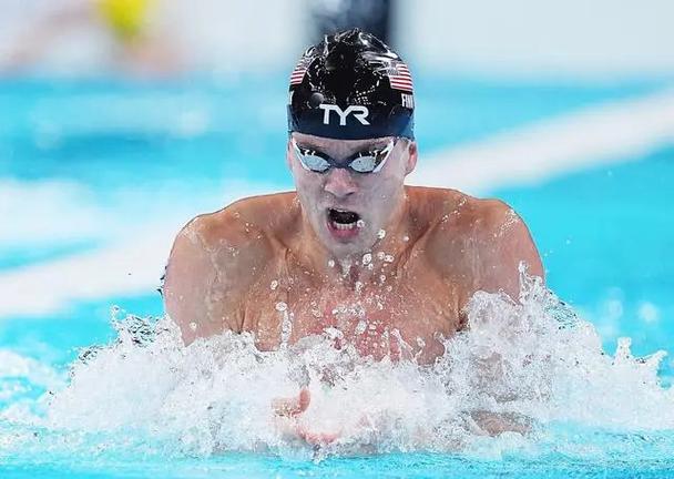 芬奇:麦克丹尼尔斯今天参加了部分训练 脚踝伤势无大碍