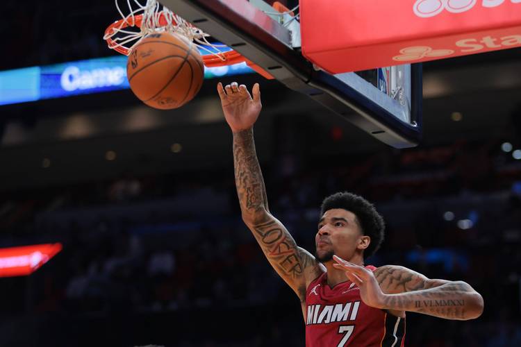 名记:热火今年实力比上赛季更强 他们有机会跻身东部前四