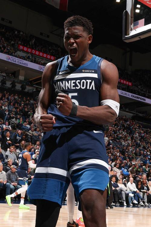 Lowe：你很难找到许多像三球这样的球员 他的进攻能力非常出色