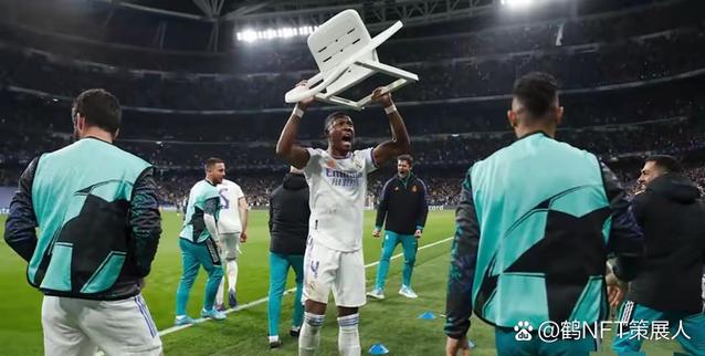 记者:阿诺德有望入选欧冠名单,阿拉巴比目鱼肌不适将接受检查