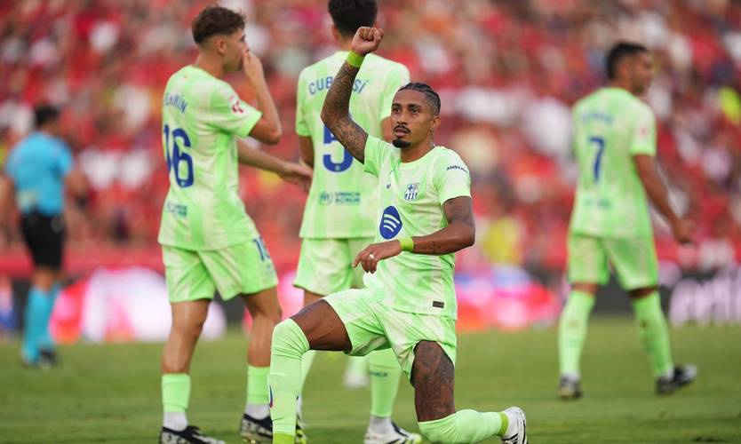 克里斯滕森缺席巴萨今日训练,拉菲尼亚和费兰单独进行恢复