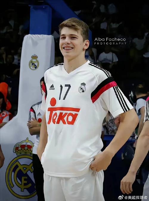 调皮😂！东契奇赛前热身：来防我呀！然后调高弧度三分空心命中