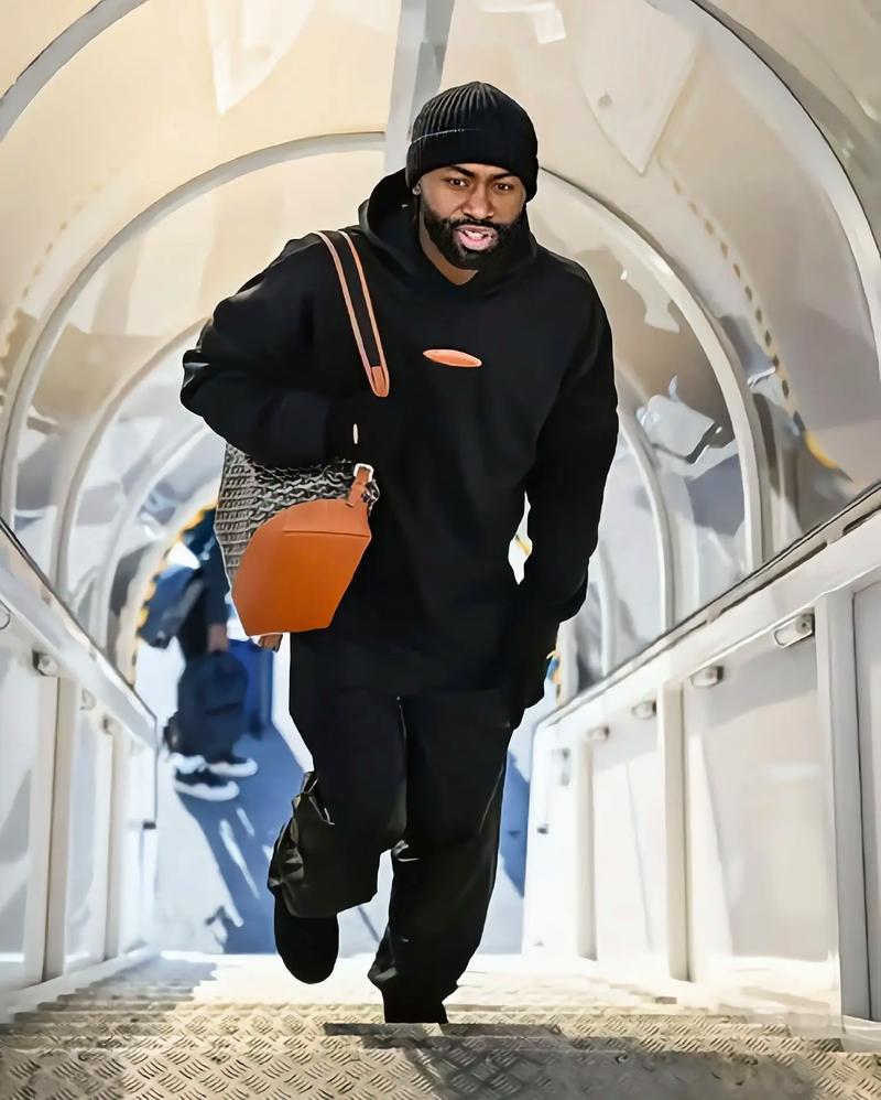 杰伦-布朗：怀念和斯玛特打球的时光 看他穿湖人球衣很不可思议