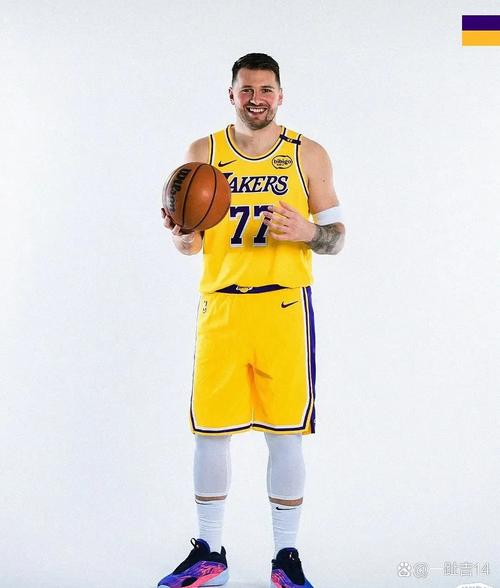 文胖：湖人现在是东契奇的球队 本赛季该他拿MVP了